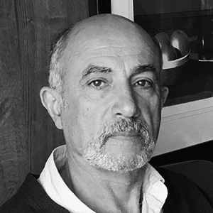 Robert Moradi, MD
